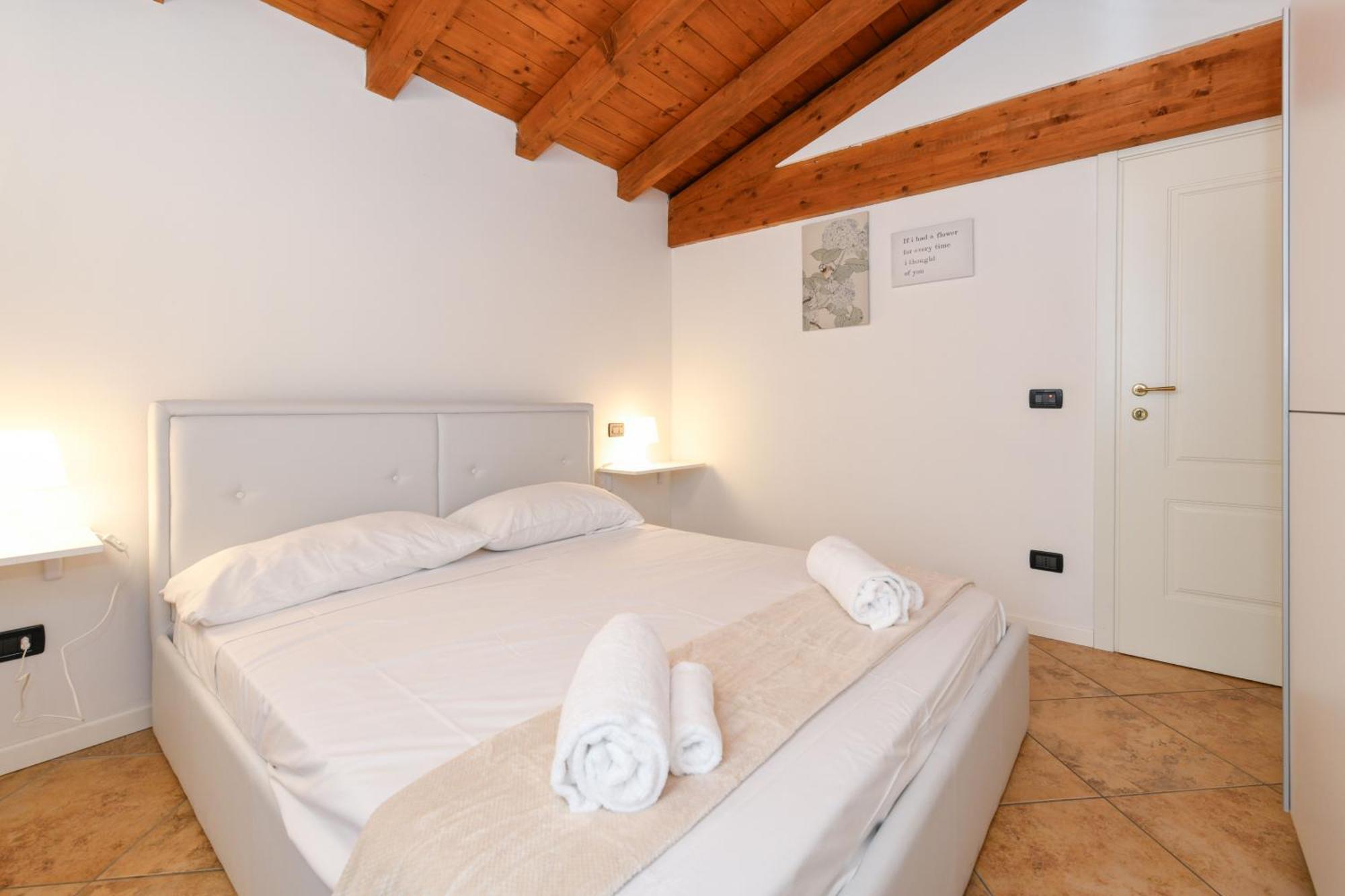 Wendy Apartment- Twobedroom & Pool & Parkprivatefree & Sports Desenzano del Garda Luaran gambar